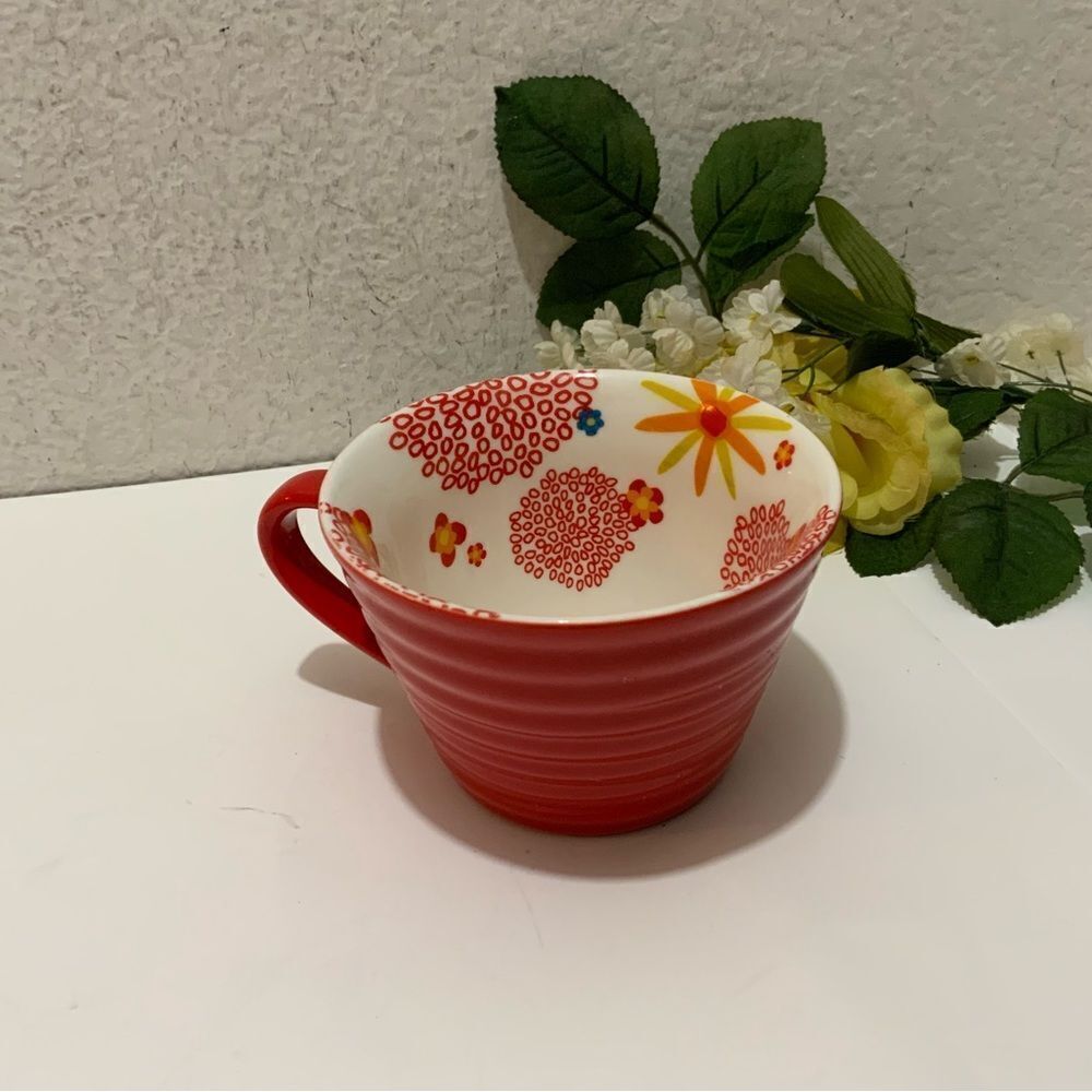 2007 Starbucks Cup Mug red Floral MOD Design 12 oz. Ribbed  Coffee Tea